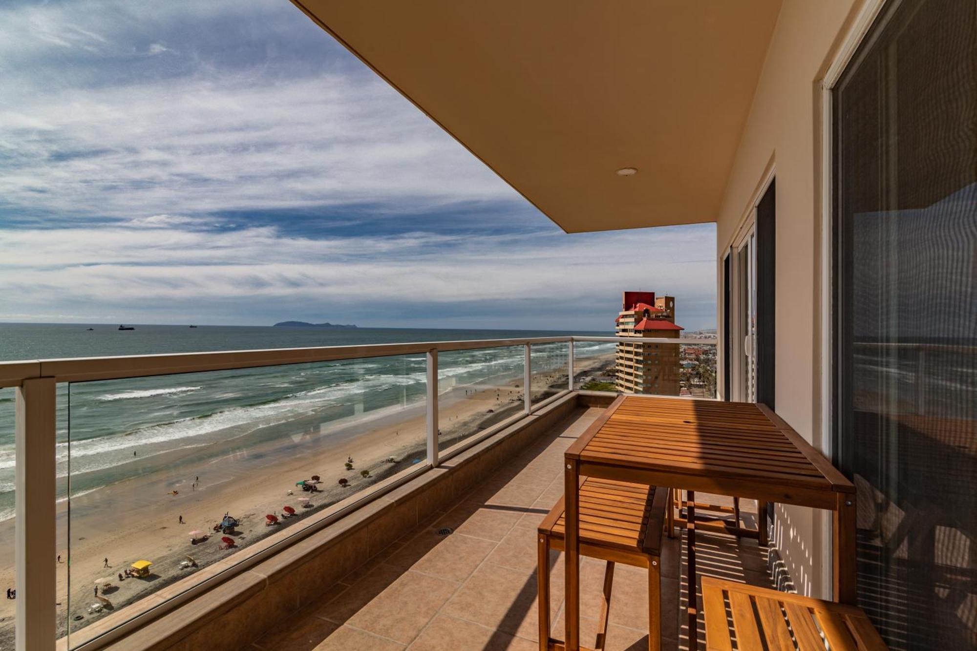 Rosarito Beach Luxury Beachfront Walk 2 Papas & Beer Apartment Exterior photo